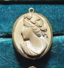 SWEET VINTAGE LAVA CAMEO PENDANT