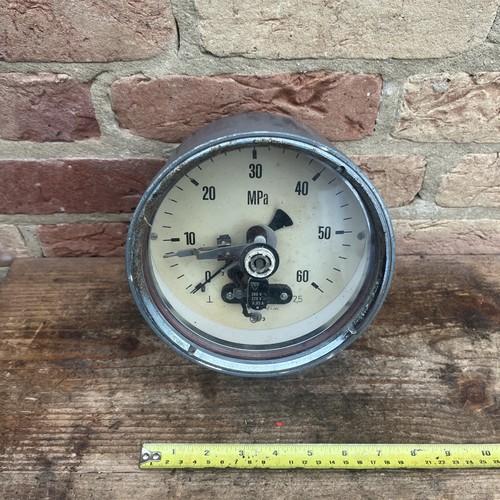 Vintage pressure guage mpa - guage,