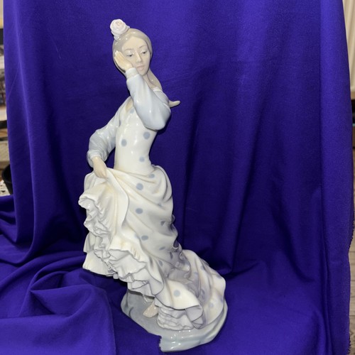 Large rare spanish porcelain - rare,