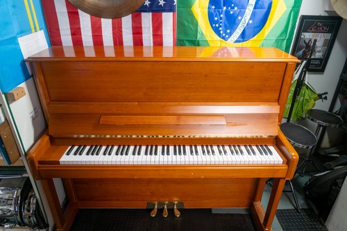 Winchester up123 upright piano - winchester,