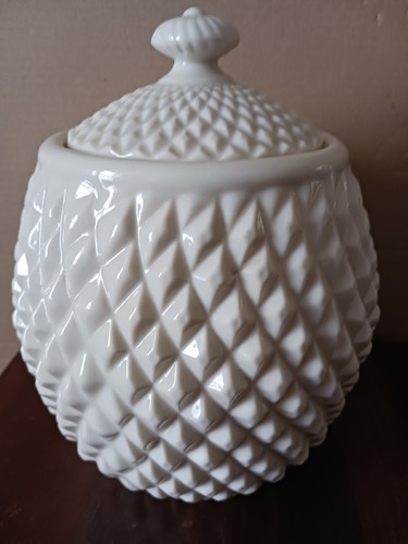Lovely irish belleek - lovely,