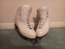 Uk size 1 WIFA ice skates