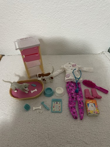 Vintage 1990s barbie - barbie, vet