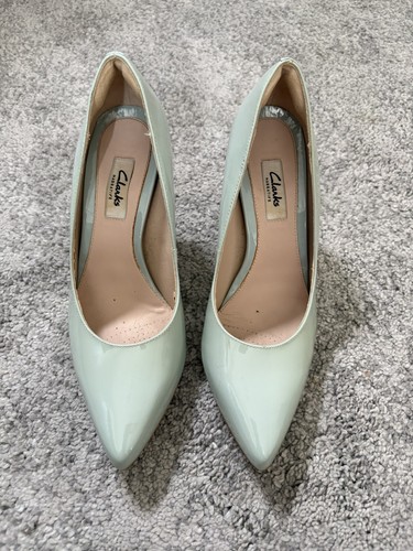 Clarks narrative dinah keer - clarks,