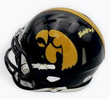 Kamari moulton signed - signed, iowa