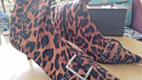 Womens size leopard print - size,