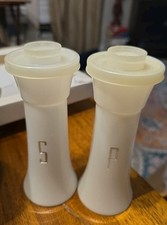 VINTAGE 1970s Tupperware Salt