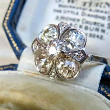 Round Diamond Daisy Flower