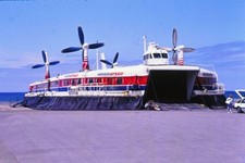 PHOTO  HOVERCRAFT AT BOLOUGNE 1990