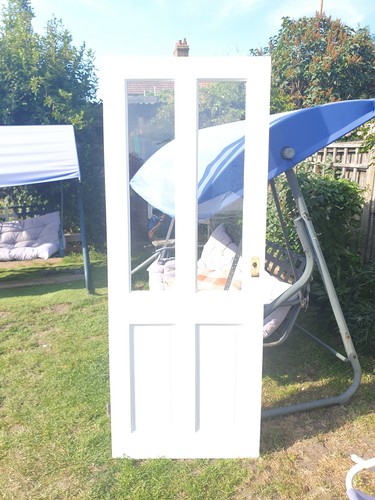 Glazed internal door with - ,