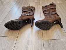 Brown medium-high stiletto