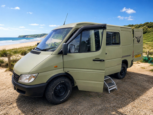 Mercedes cdi 208 short - mercedes,