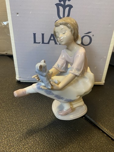 Lladro collectors society - collectors,