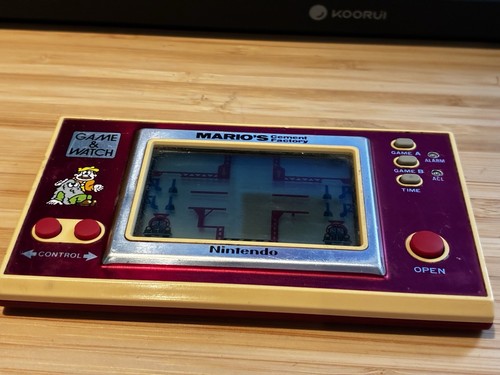 Nintendo game watch - &,