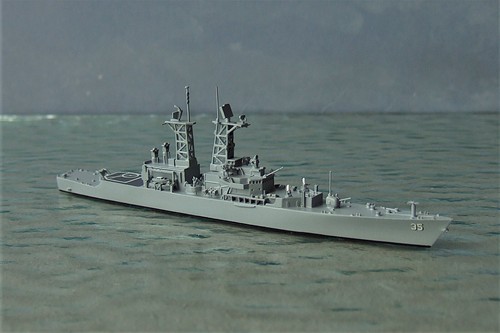 Missile cruiser uss truxtun - missile,