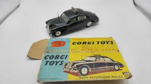Corgi 209 riley pathfinder - corgi,