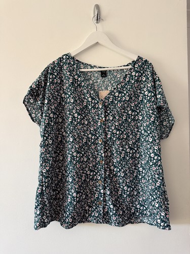 Emily rose nwt - green, ditsy