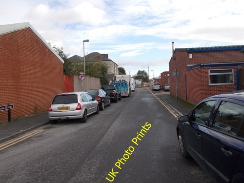 Photo 6x4 cross street - photo,