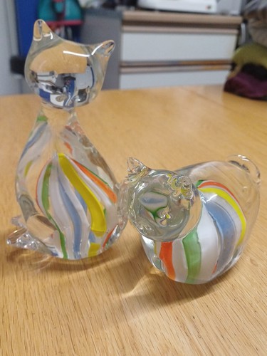 Pair art glass cat - of,