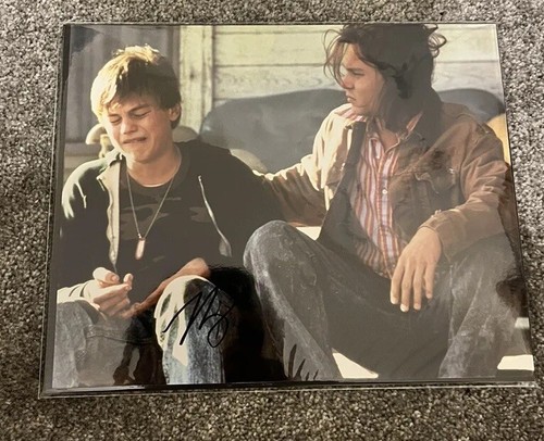 Leonardo dicaprio autograph - leonardo,