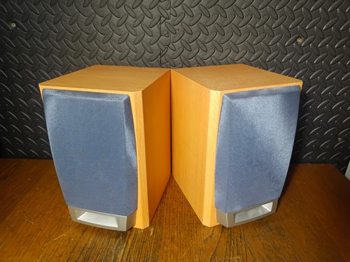 Sanyo bookshelf hifi speakers - bookshelf,