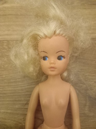 Vintage blonde sindy - vintage,