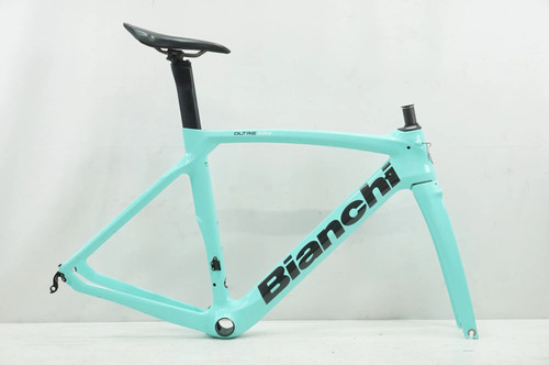 Junk bianchi oltre - xr4, 2023