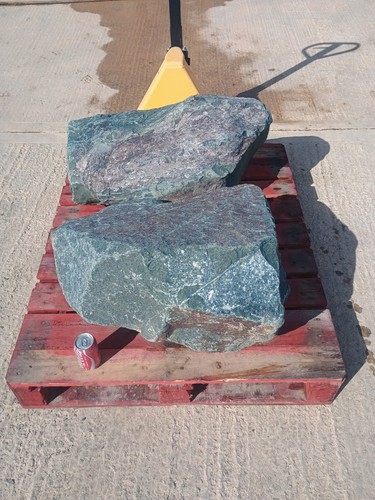 Large granite garden - ,
