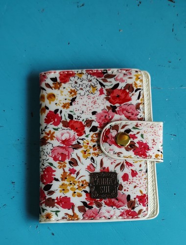 Nwot anna sui floral wallet - nwot,