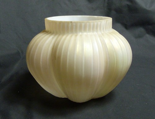 Larger size kralik opalescent - size,