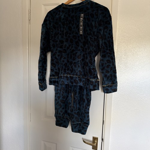 Ladies pyjamas size - m&s,