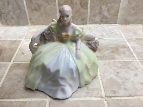Coalport figurine minuette - coalport,