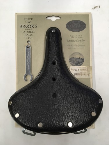 Nwt brooks b67s - nwt,