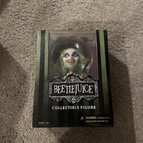 Beetlejuice mezco toys - beetlejuice,