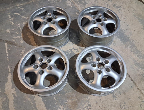 Set used 993 alloys - of, 4