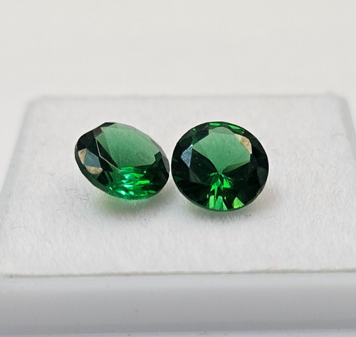 Colombian emerald pair ct - 3,