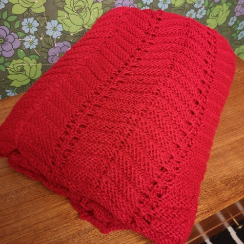 Red square textured knitted - red,