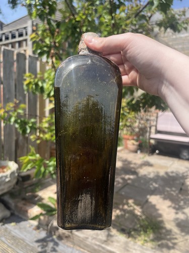 1800s black glass amber - black,