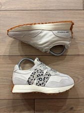 New Balance 327 Trainers