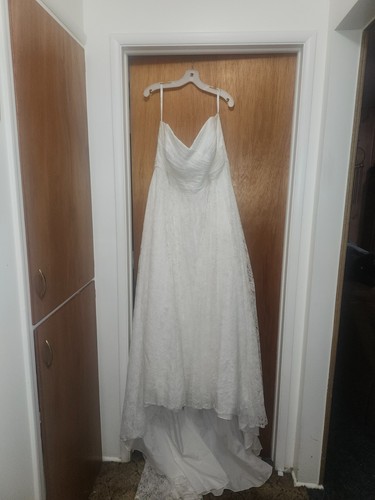 Lace wedding dress size - , 22