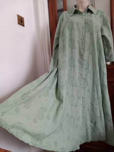 Vtg look made italy - in,