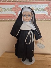 15" Leonardo Collection Sister