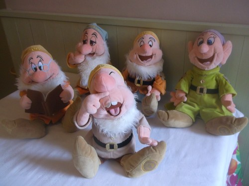 Disney store snow white - disney,