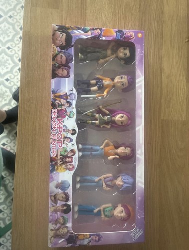 Pop figure set - of, new