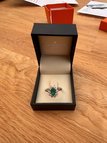 18ct white gold 7ct - 18ct, 0.7ct