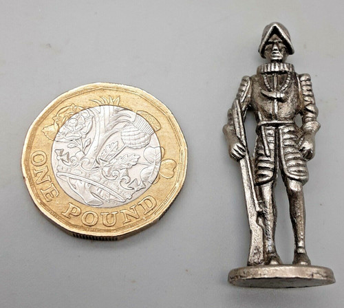 Miniature italian spanish - miniature,