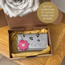 Mala Leather Gift Set Bee Purse and Daisy Keyring (Gift-Packed by Love EMVY Ltd)