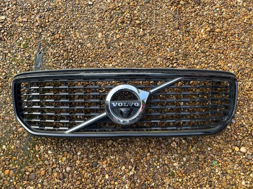 Volvo xc40 design front - r,