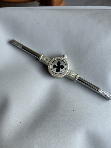 Tap die - tap,