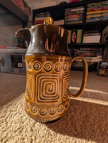 Sylvac pottery jug 4037 brown - pottery,